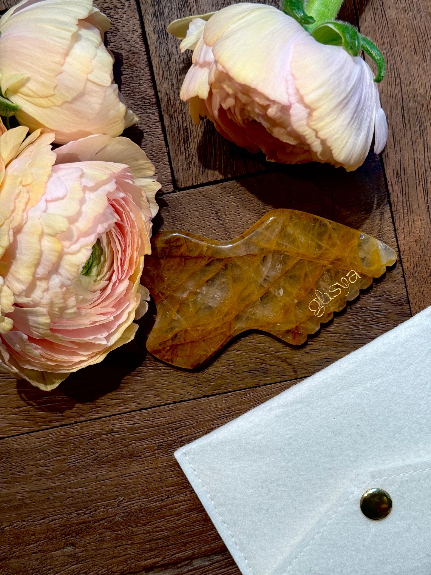 Gua Sha in Quarzo Oro - Massaggio Viso Naturale