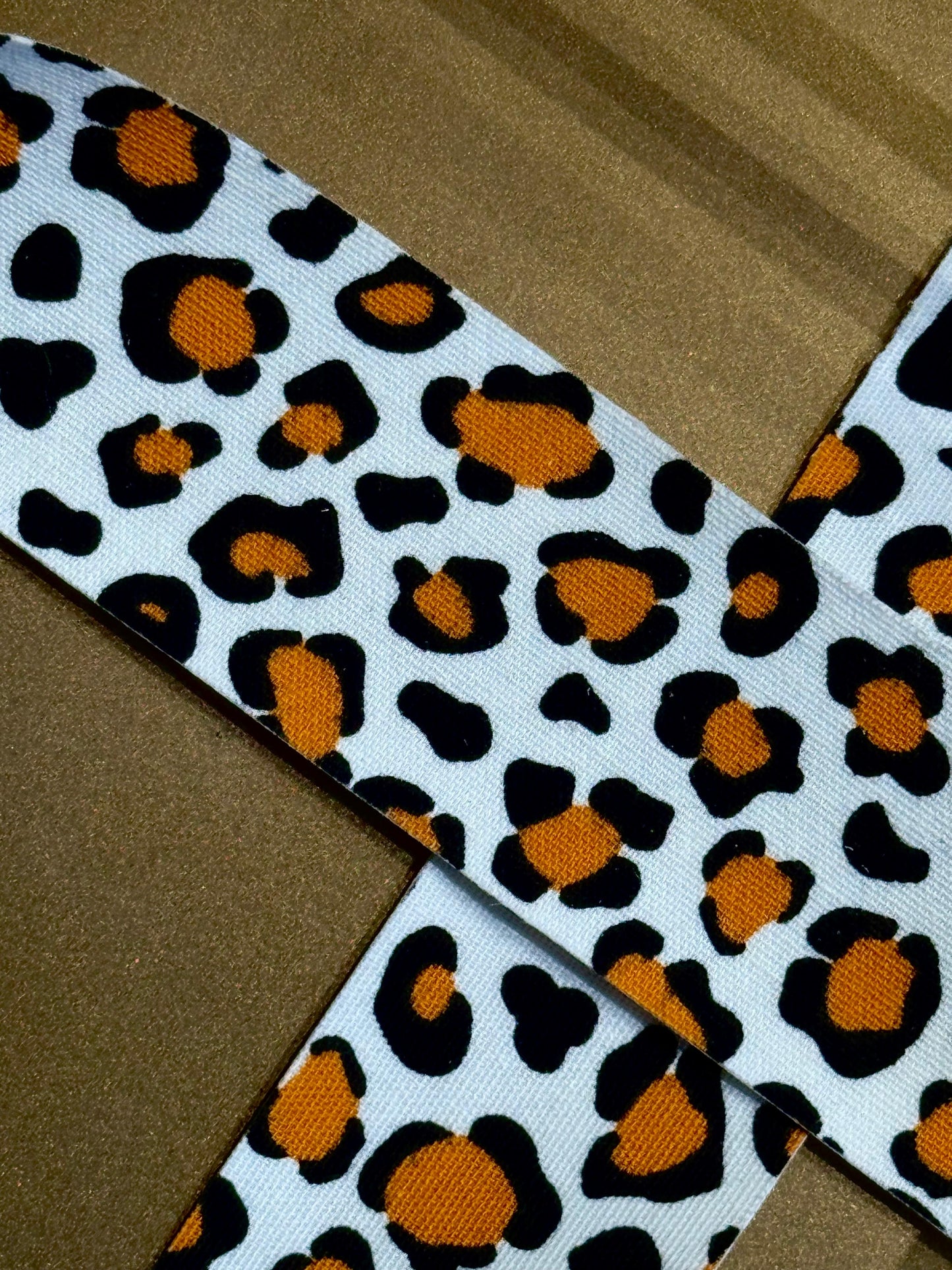 Face Tape Leopardato – Taping Viso con Stile | Glisya
